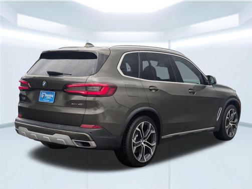 Manhattan Green Metallic 2022 BMW X5 xDrive40i
