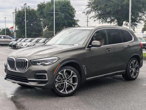 Manhattan Green Metallic 2022 BMW X5 xDrive40i