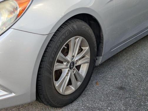 Radiant Silver 2011 Hyundai SONATA GLS