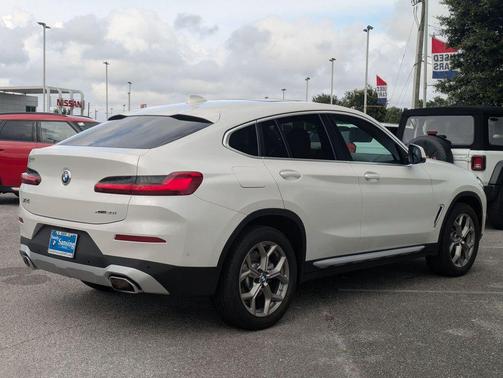 White 2025 BMW X4 xDrive30i