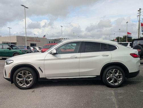 White 2025 BMW X4 xDrive30i