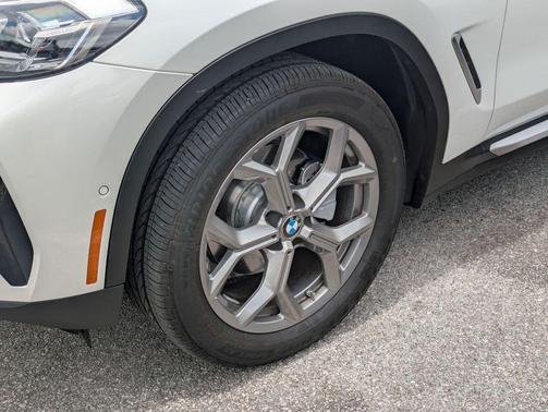 White 2025 BMW X4 xDrive30i