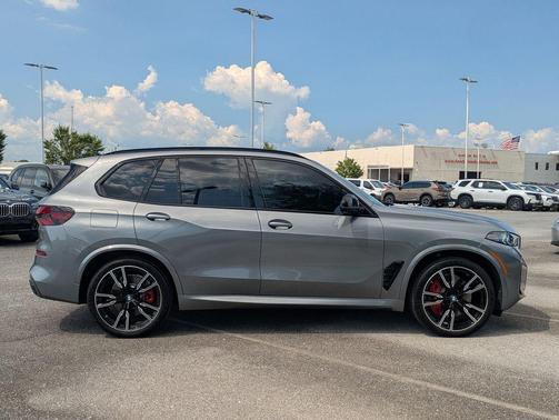 Skyscraper Grey Metallic 2024 BMW X5 M60i