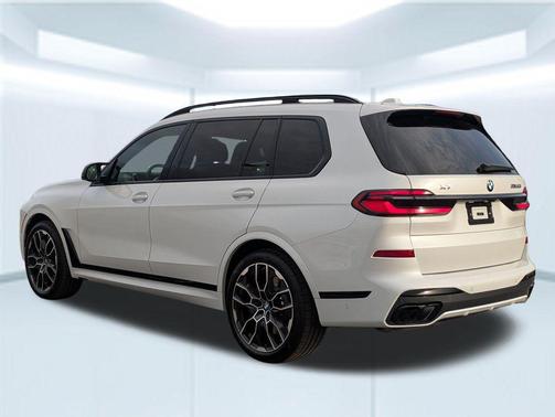 2026 BMW X7 M60i