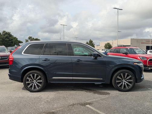 Denim Blue Metallic 2023 Volvo XC90 B6 Plus 7-Seater
