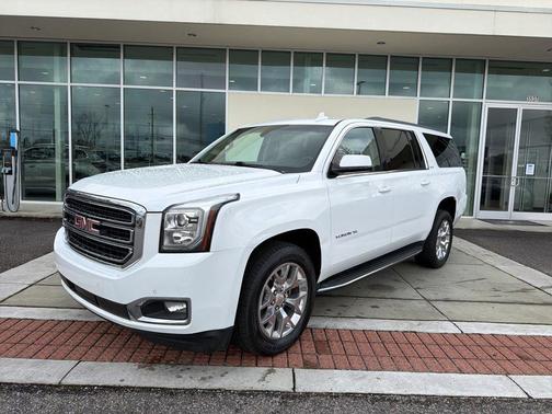 Summit White 2017 GMC Yukon XL SLE