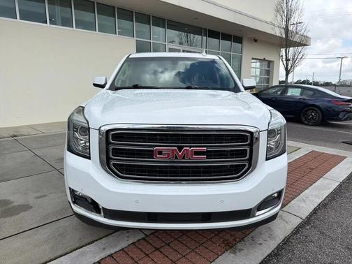 Summit White 2017 GMC Yukon XL SLE