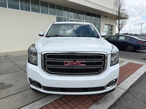 Summit White 2017 GMC Yukon XL SLE