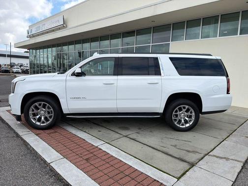 Summit White 2017 GMC Yukon XL SLE