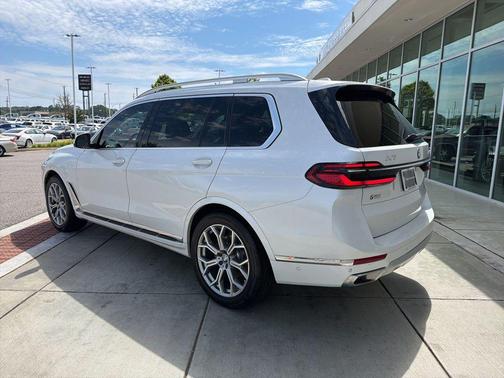 White 2023 BMW X7 xDrive40i