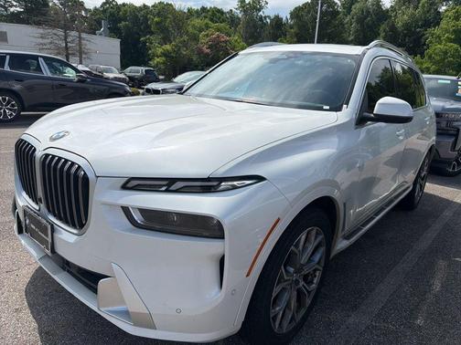 White 2023 BMW X7 xDrive40i