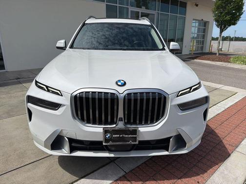 White 2023 BMW X7 xDrive40i