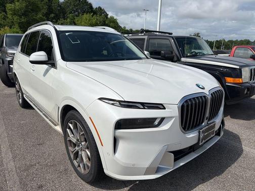 White 2023 BMW X7 xDrive40i