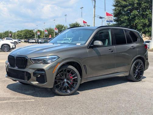 Manhattan Green Metallic 2023 BMW X5 sDrive40i