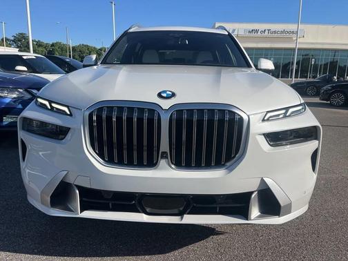 Mineral White Metallic 2024 BMW X7 xDrive40i
