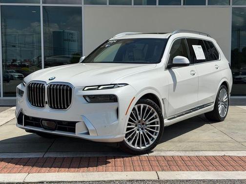 Mineral White Metallic 2024 BMW X7 xDrive40i