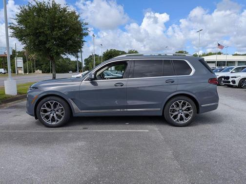 Sparkling Copper Metallic 2023 BMW X7 xDrive40i
