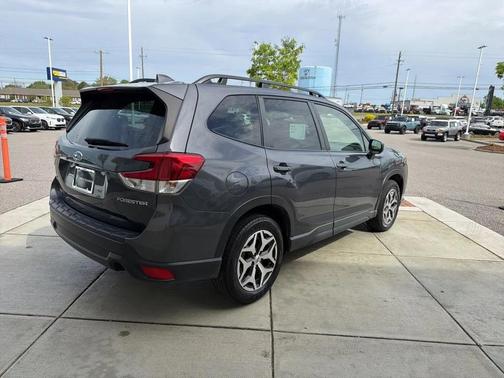 Magnetite Gray Metallic 2023 Subaru Forester Premium