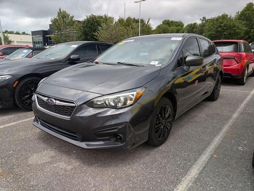 Carbide Gray Metallic 2017 Subaru Impreza 2.0i