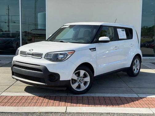 Clear White 2017 Kia Soul Base