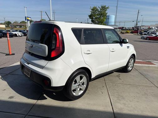 Clear White 2017 Kia Soul Base