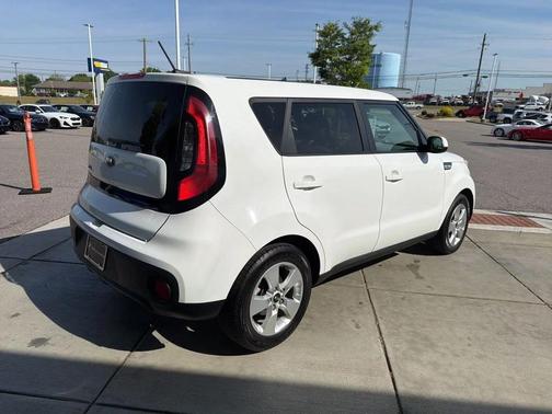 Clear White 2017 Kia Soul Base