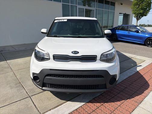 Clear White 2017 Kia Soul Base