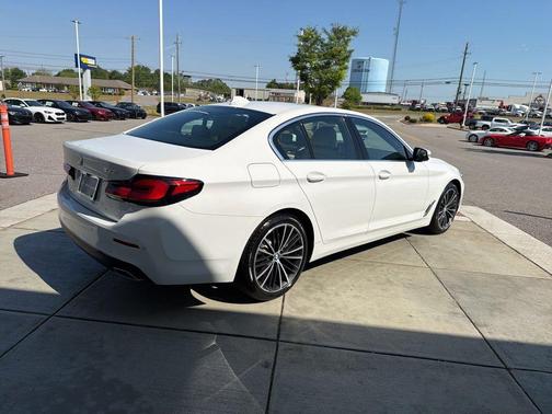 Alpine White 2023 BMW 530 i