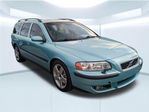 Green 2004 Volvo V70 R