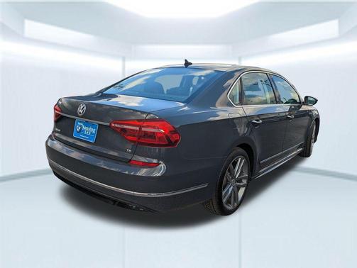 2017 Volkswagen Passat 1.8T R-Line w/Comfort