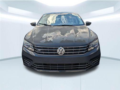 2017 Volkswagen Passat 1.8T R-Line w/Comfort