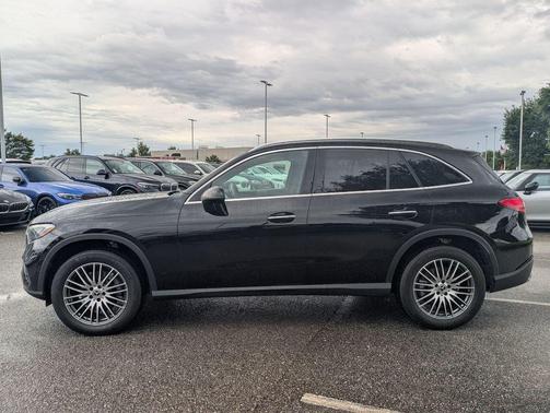 Black 2024 Mercedes-Benz GLC 300 4MATIC