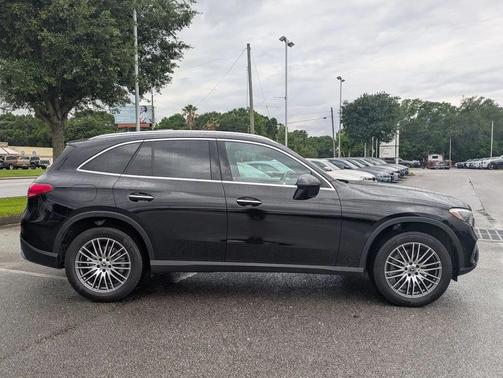 Black 2024 Mercedes-Benz GLC 300 4MATIC