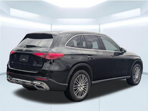 Black 2024 Mercedes-Benz GLC 300 4MATIC