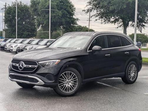 Black 2024 Mercedes-Benz GLC 300 4MATIC