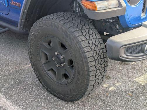 Hydro Blue Pearlcoat 2021 Jeep Gladiator Mojave 4x4