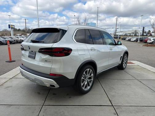 Mineral White Metallic 2026 BMW X5 sDrive40i