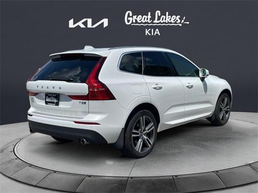 2021 Volvo XC60 T5 Momentum