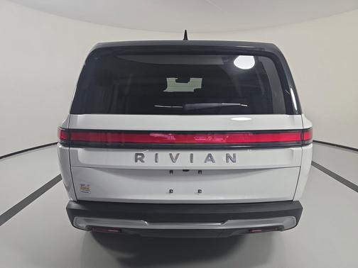 2024 Rivian R1S Adventure Quad Motor Large Pack