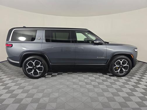 2023 Rivian R1S Adventure