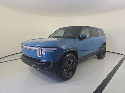 2025 Rivian R1S Ascend trim