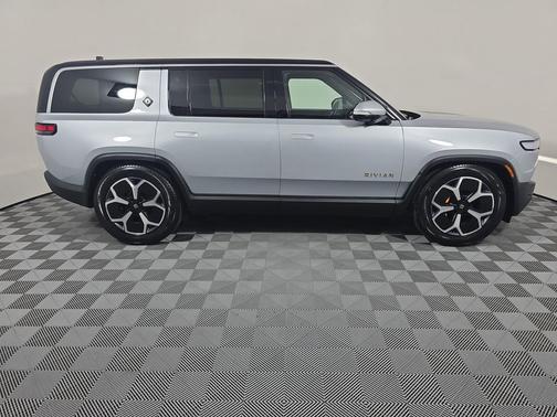 LA Silver 2024 Rivian R1S Adventure Quad Motor Large Pack