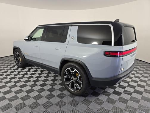 2023 Rivian R1S Adventure