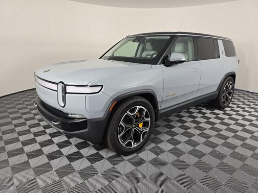 2023 Rivian R1S Adventure