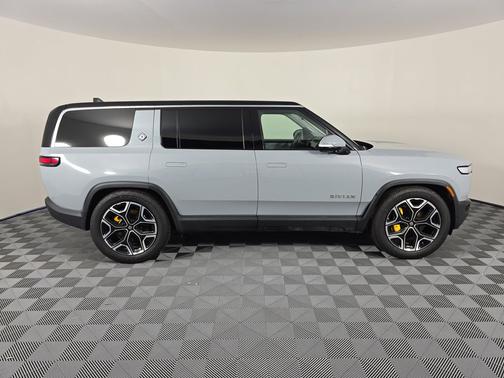 2023 Rivian R1S Adventure