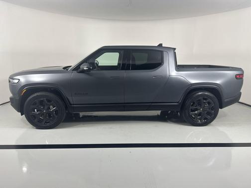 2025 Rivian R1T Adventure trim