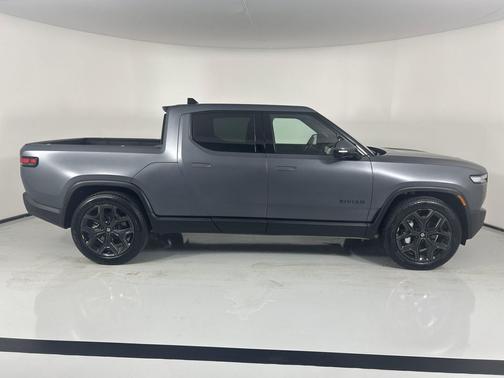 2025 Rivian R1T Adventure trim