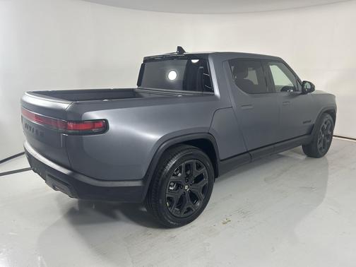 2025 Rivian R1T Adventure trim
