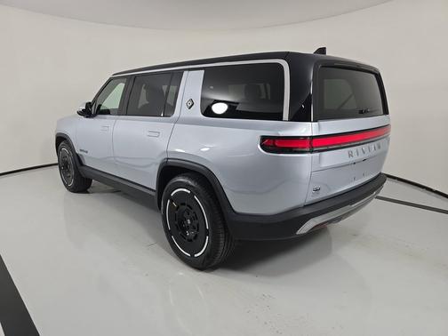 2025 Rivian R1S Adventure trim