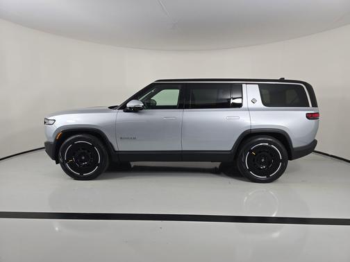 2025 Rivian R1S Adventure trim